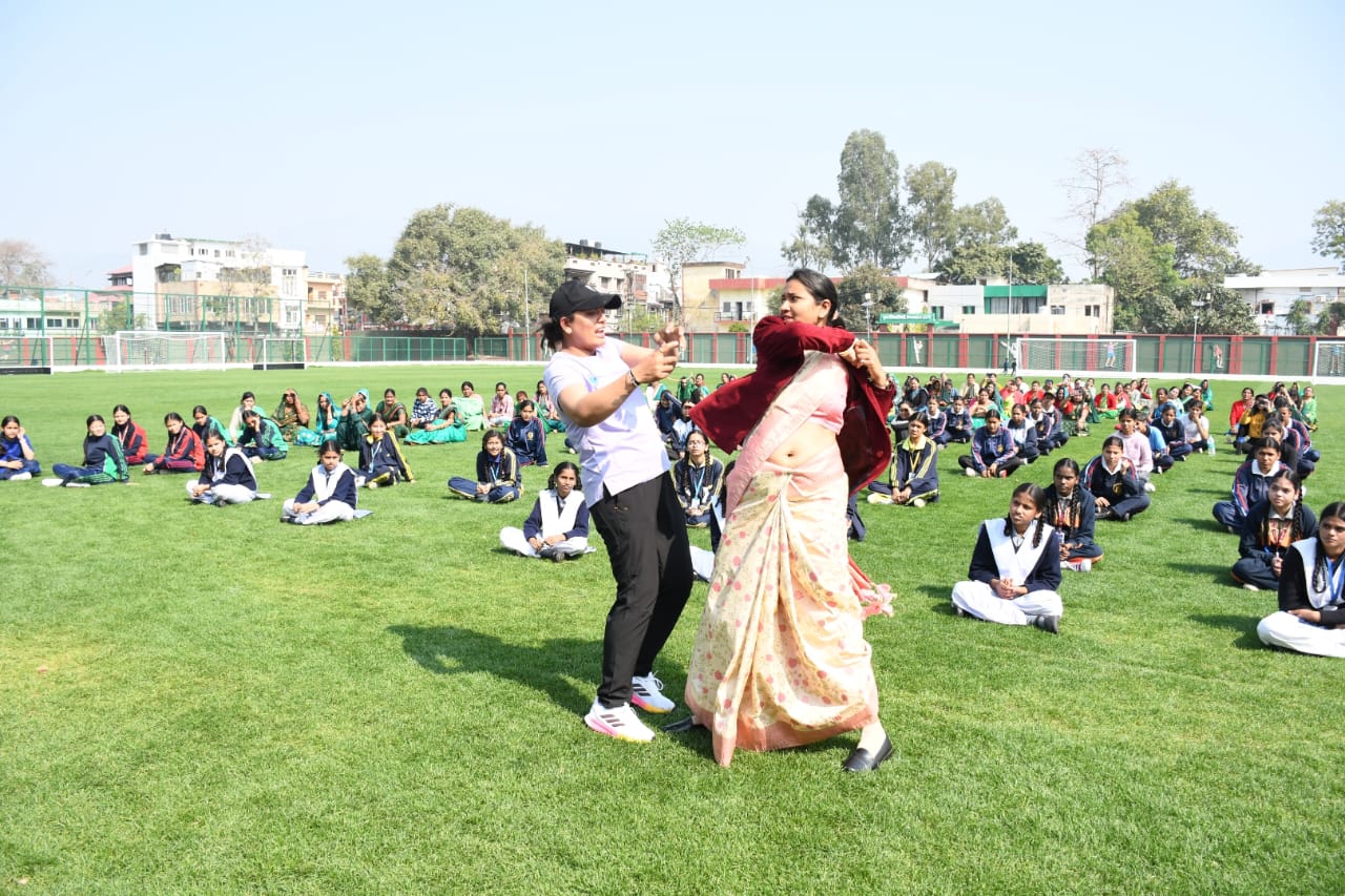 हल्द्वानी। अंतरराष्ट्रीय महिला दिवस के अवसर पर, महिलाओं ने सीखें आत्मरक्षा के गुण