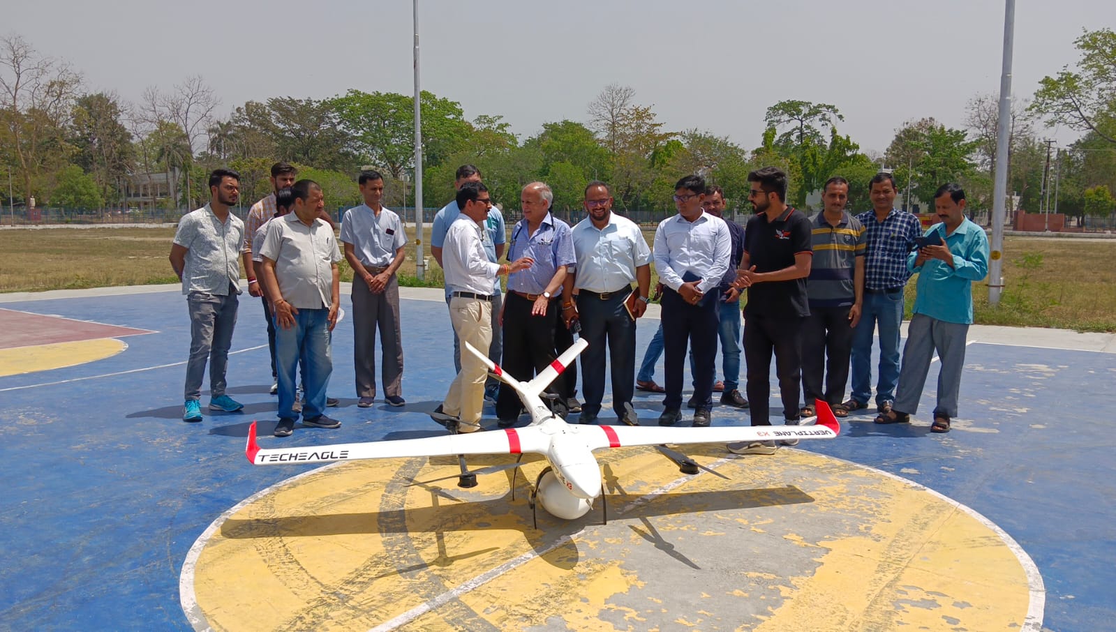 उत्तराखंड हल्द्वानी: मेडिकल कॉलेज से कोटाबाग सीएससी सेंटर के लिए ब्लड सेंपल और दवा लेकर अड़े ड्रोन का सफल परीक्षण, दुर्गम क्षेत्रों में इमरजेंसी में दवा भेजना होगा आसान,देखें Video