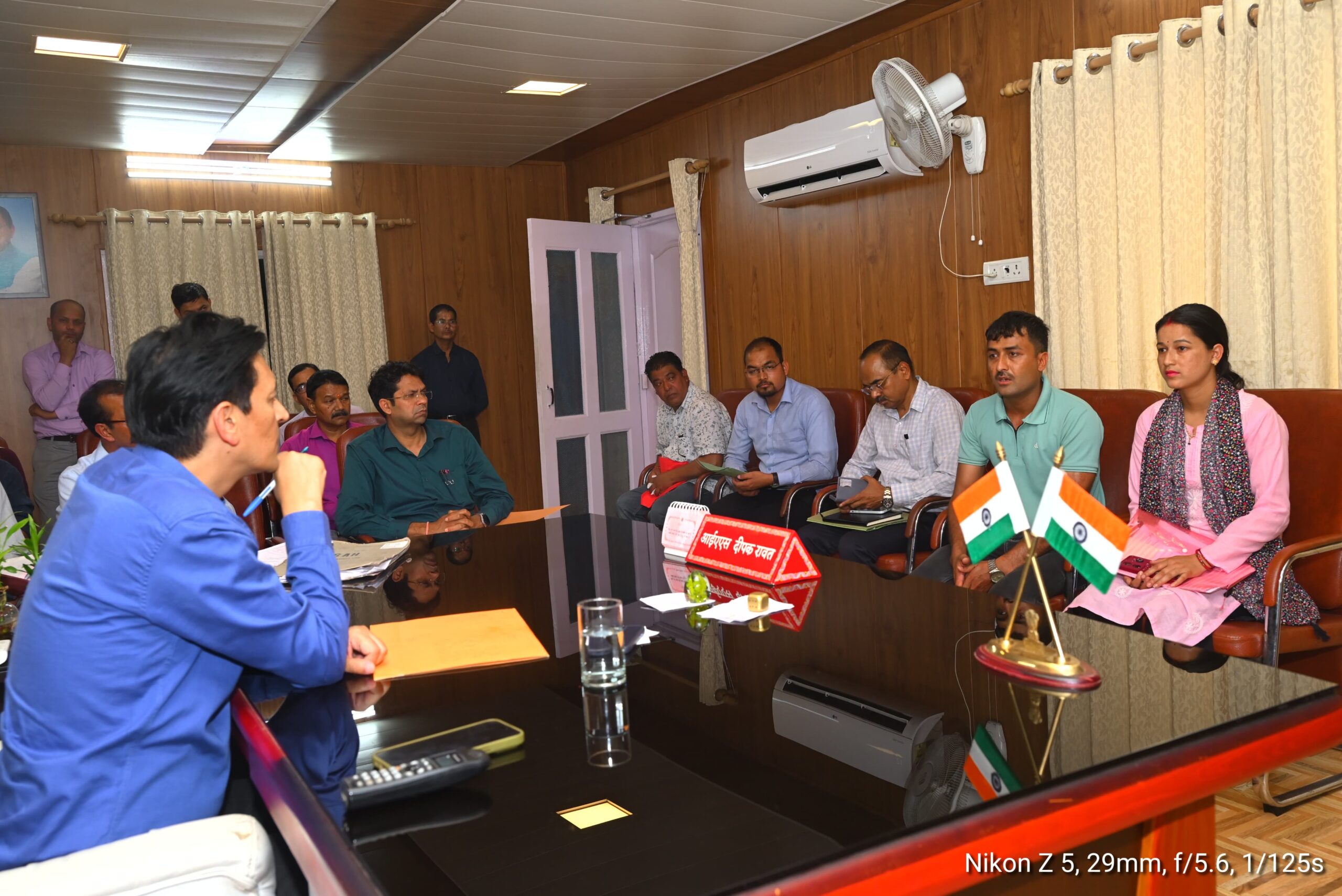 उत्तराखंड हल्द्वानी: कुमाऊं कमिश्नर दीपक रावत ने सुनीं जन समस्याएं, मौके पर किया समाधान