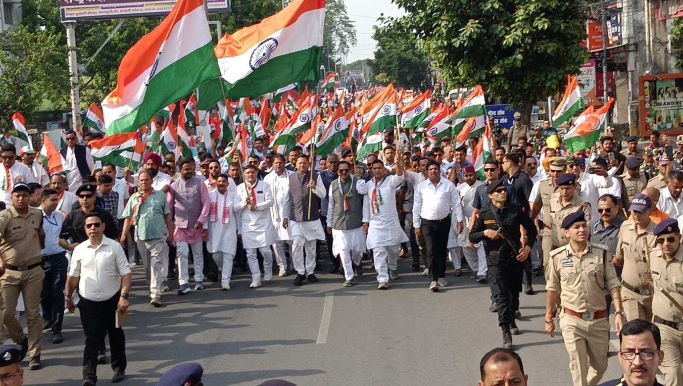 उत्तराखंड हल्द्वानी: सीएम धामी के नेतृत्व में निकाली तिरंगा यात्रा, सड़क पर उमड़ा जन सैलाब, देखें Video