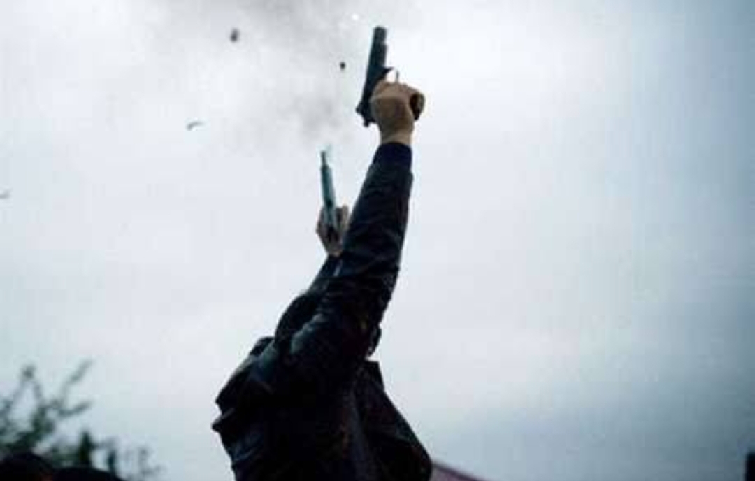 उत्तराखंड: बेखौफ लकड़ी तस्करों ने की तावड़तोड़ फायरिंग, अन्य वनकर्मियों और पुलिस के आने पर भागे