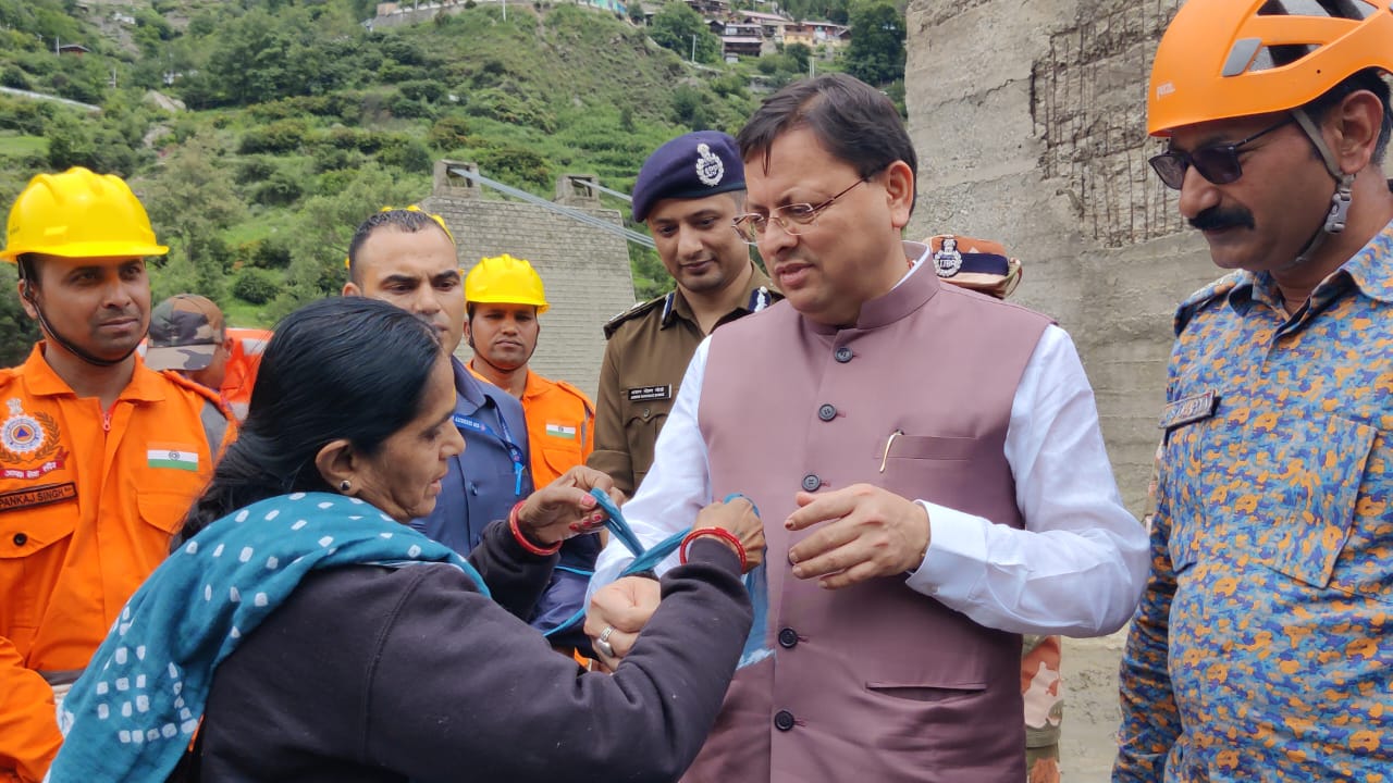 उत्तराखंड: राखी पर राहत–आपदा के बीच रिश्तों की मानवीय संवेदनाओं का मार्मिक दृश्य हुआ उजागर…..