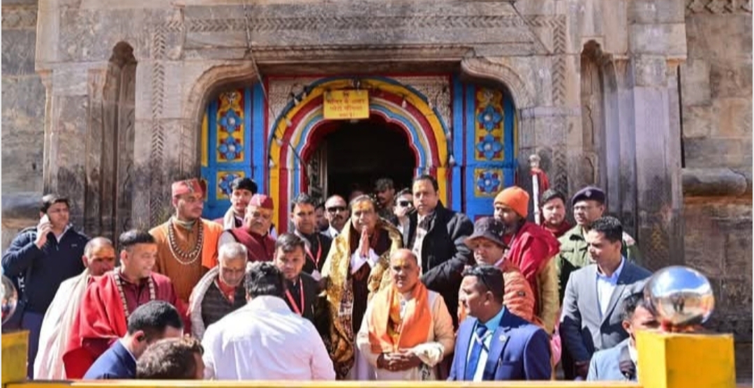 उत्तराखंड:- भगवान बद्री और केदार के दर्शन को पहुंचे उद्योगपति मुकेश अंबानी, बीकेटीसी अध्यक्ष हेमंत द्विवेदी ने किया भव्य स्वागत…