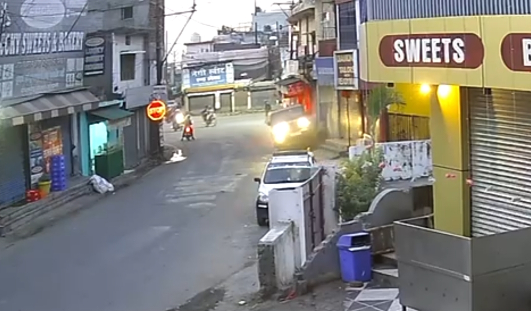 उत्तराखंड हल्द्वानी: देखें Video-अनियंत्रित थार ने राहगीर को कुचला, मौत……..