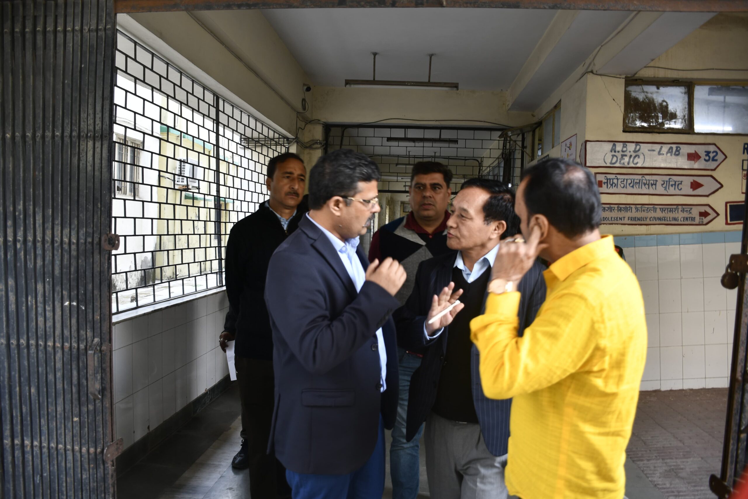 उत्तराखंडहल्द्वानी। जिलाधिकारी द्वारा बेस अस्पताल में खराब पड़ी लिफ्टों को तुरंत ठीक किए जाने के निर्देश के बाद,अपर जिलाधिकारी ने मौके पर पहुंच किया स्थलीय निरीक्षण…….