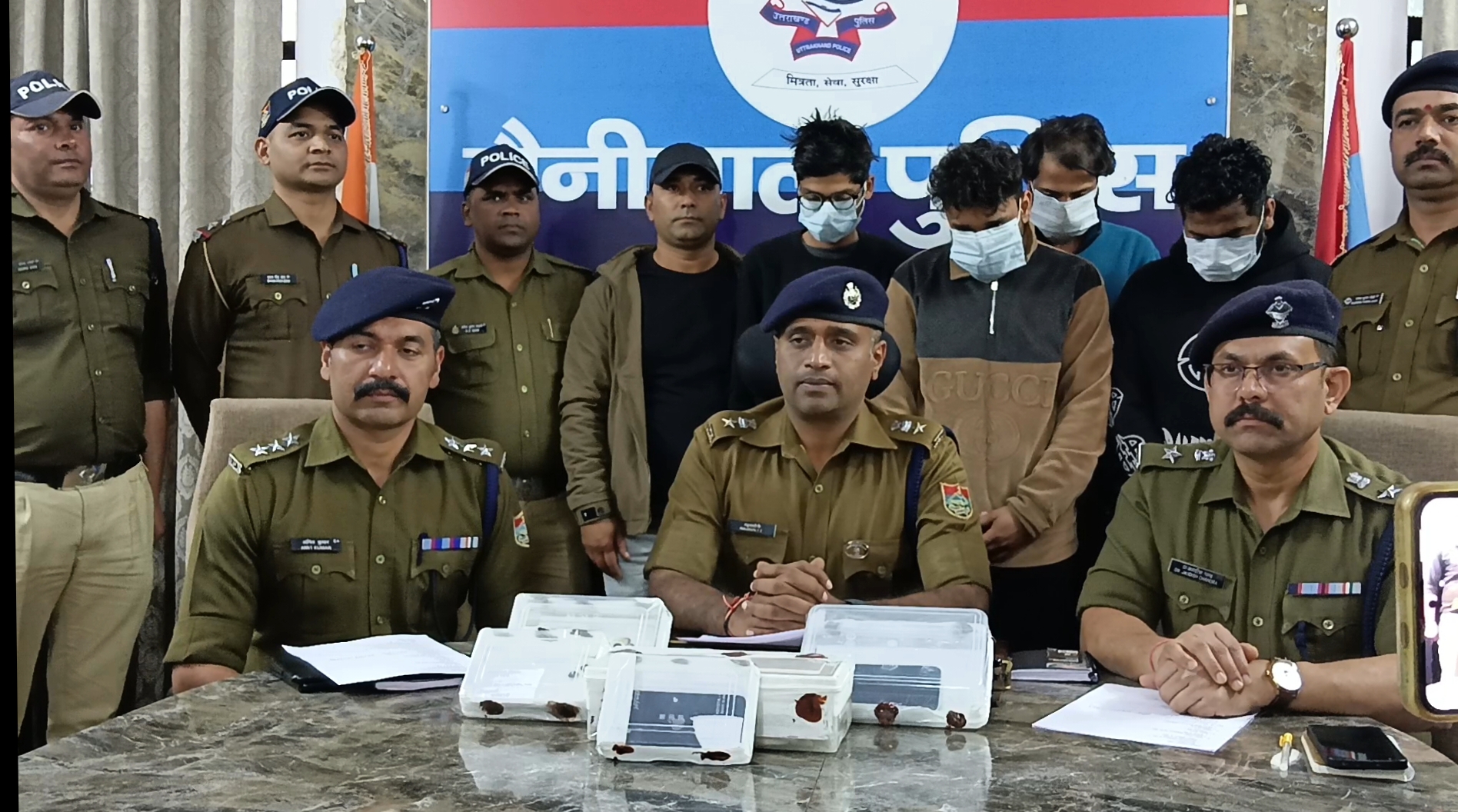 उत्तराखण्डहल्द्वानी:- पुलिस की मुस्तैदी से साइबर अपराध के अंतर्राज्यीय गिरोह का हुआ बड़ा खुलासा…….. 