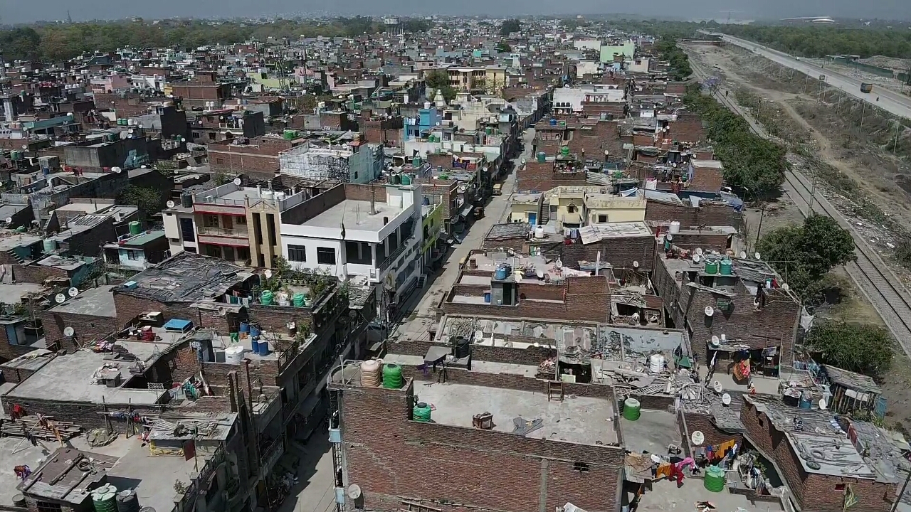 उत्तराखंडहल्द्वानी। बनभूलपुरा रेलवे भूमि अतिक्रमण पर टली सुनवाई, जाने कब है अगली सुनवाई…….