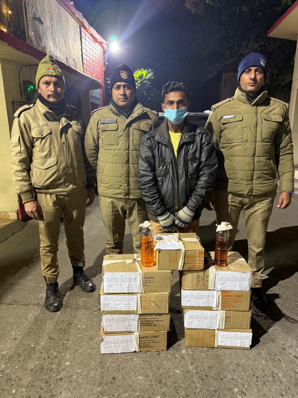 लालकुआं पुलिस ने 412 ट्रेटा पैक देशी शराब के साथ बेरीपड़ाव के गौरव को किया गिरफ्तार…..