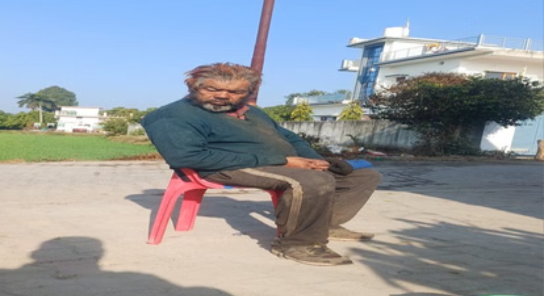 30 वर्ष के बाद मिला गुमशुदा भाई, खुशी में छलके आंसू……