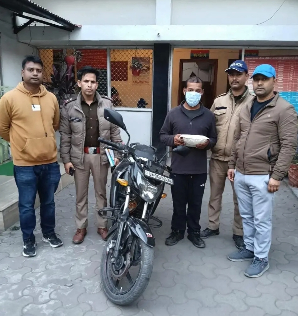 पुलिस का नशे के खिलाफ अभियान, 750 ग्राम चरस के साथ मुक्तेश्वर का गोपाल गिरफ्तार……