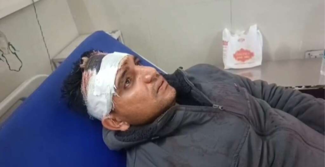 पुलिस टिम पर नशा तस्करों का हमला, हेड कांस्टेबल घायल….