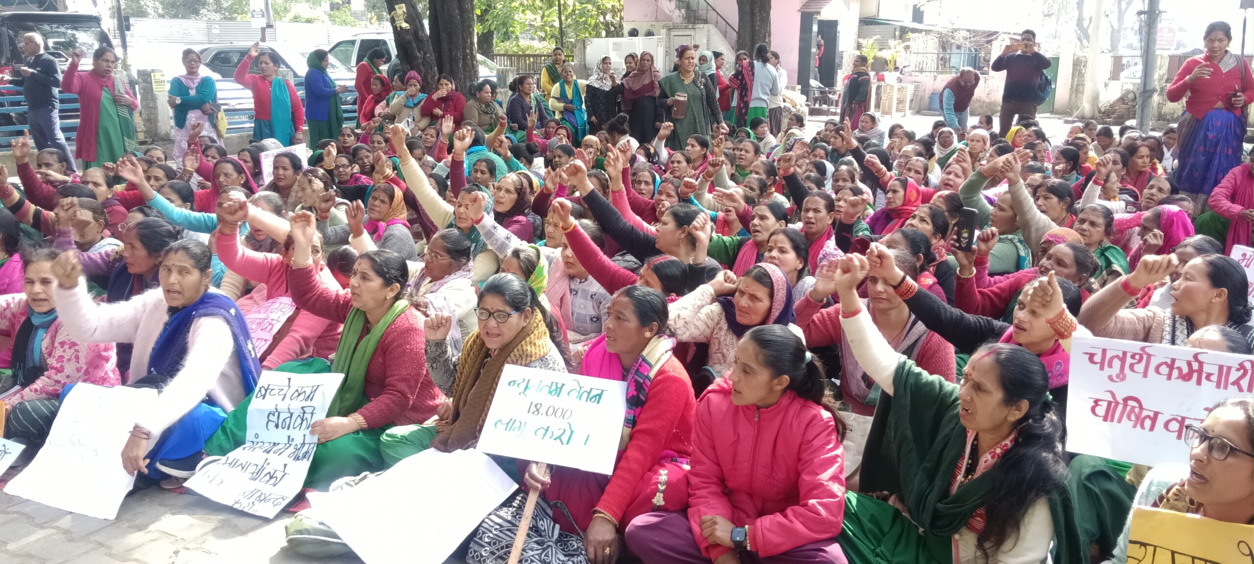 सड़कों पर उतरीं भोजन माताएं, सिटी मजिस्ट्रेट को सौंपा ज्ञापन……