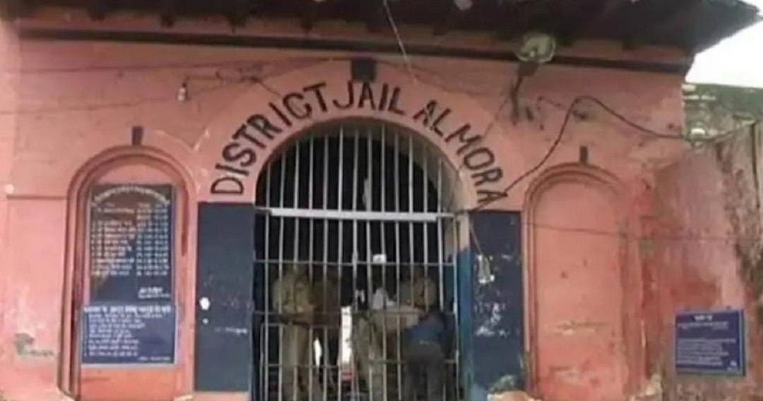 गैंगस्टर प्रवीण वाल्मीकि की बैरक से इलेक्ट्रॉनिक डिवाइस बरामद, जेल प्रशासन में मचा हड़कंप….