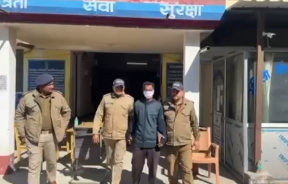 शहद चुराने की शिकायत करने पर, कर दी बुजुर्ग की हत्या……  