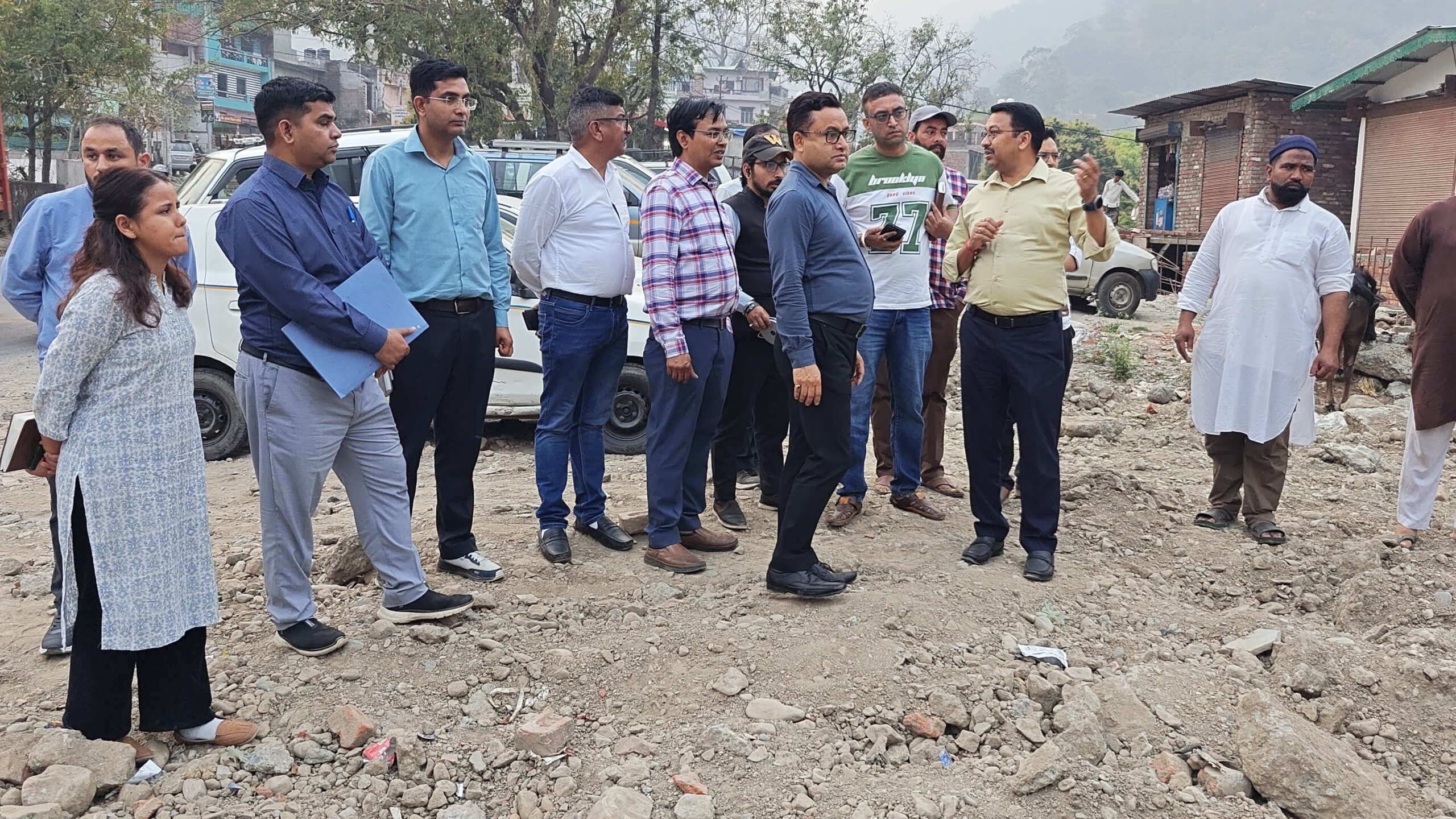 नरीमन चौराहे से गौला पुल तक सड़क चौड़ीकरण में लाएं तेजी, पर्यटक सीजन से पहले कार्य पूर्ण करने के निर्देश Video…..