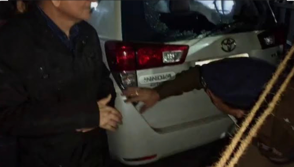 मौत बनकर सड़क पर दौड़ी इनोवा, एक की मौत 3 घायल……