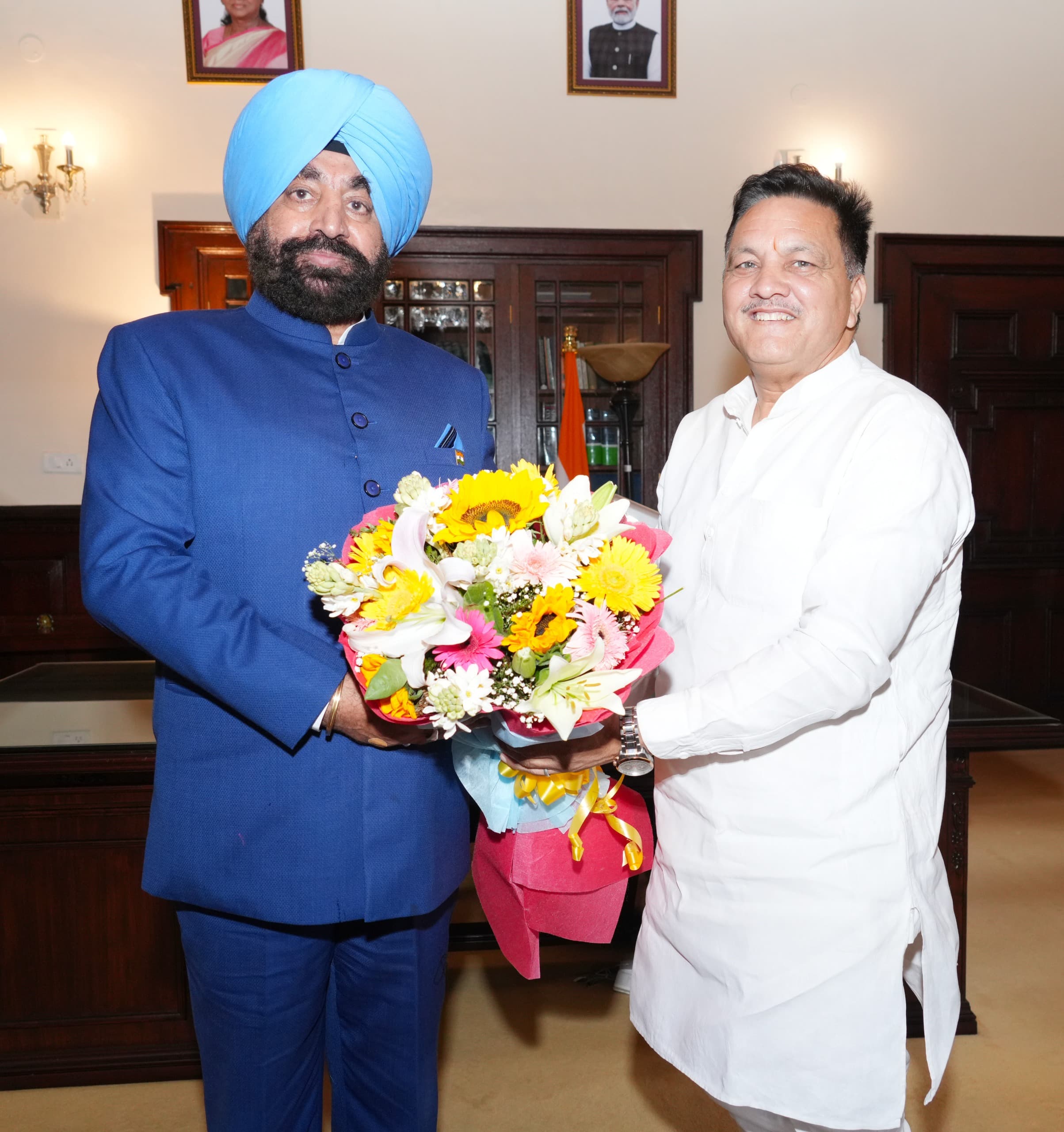 महापौर गजराज सिंह बिष्ट ने, राज्यपाल ले. जनरल गुरमीत सिंह से की भेंट वार्ता….
