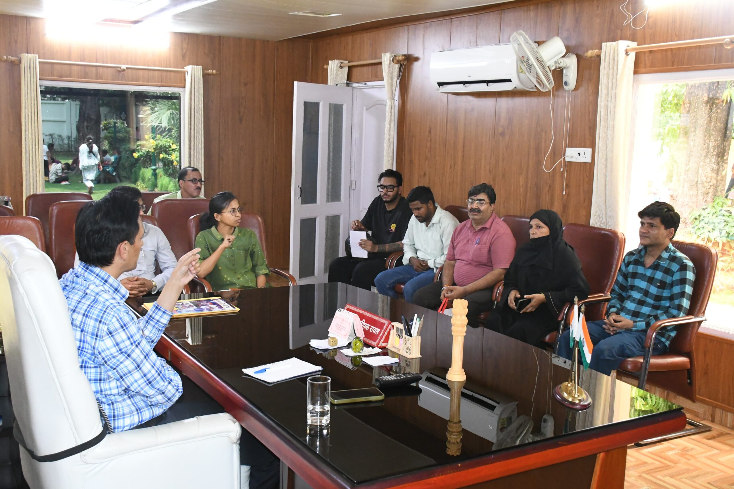 कुमाऊं कमिश्नर दीपक रावत ने सुनी जन समस्याएं,कई का मौके पर किया निस्तारण…