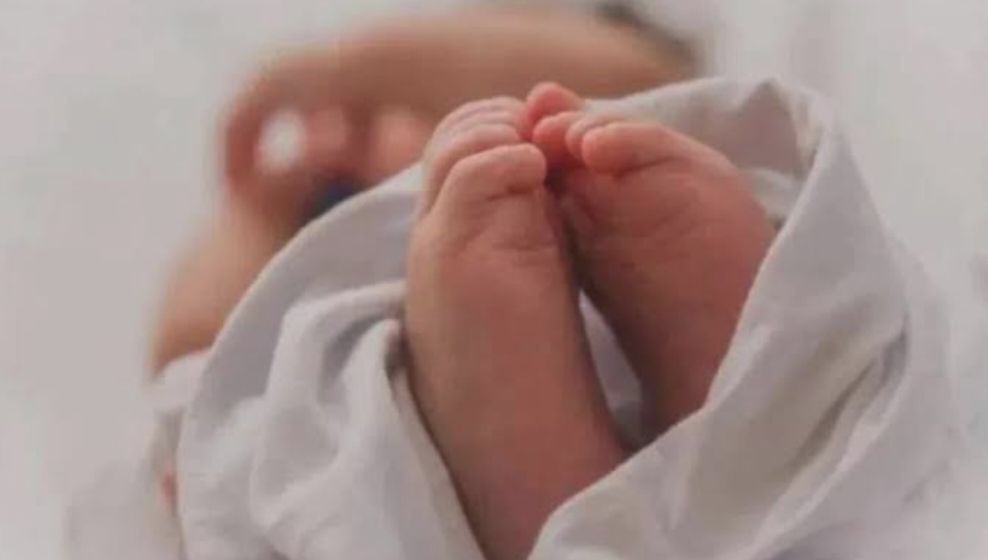नाबालिग ने बच्चे को दिया जन्म,पेट दर्द की शिकायत पर अस्पताल लेकर पहुंचे थे परिजन….