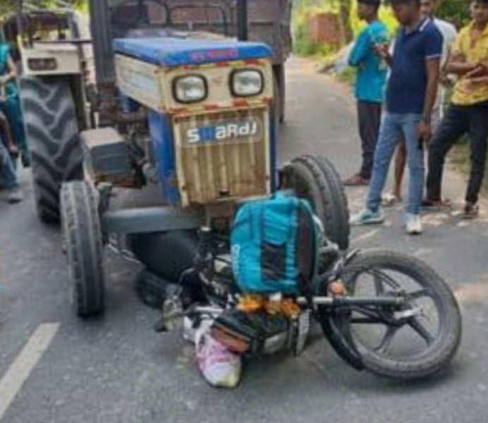 खनन सामग्री से भरी ट्रैक्टर ट्राली की टक्कर से बाइक सवार युवक की मौत, परिजनों ने लगाए गंभीर आरोप…… 