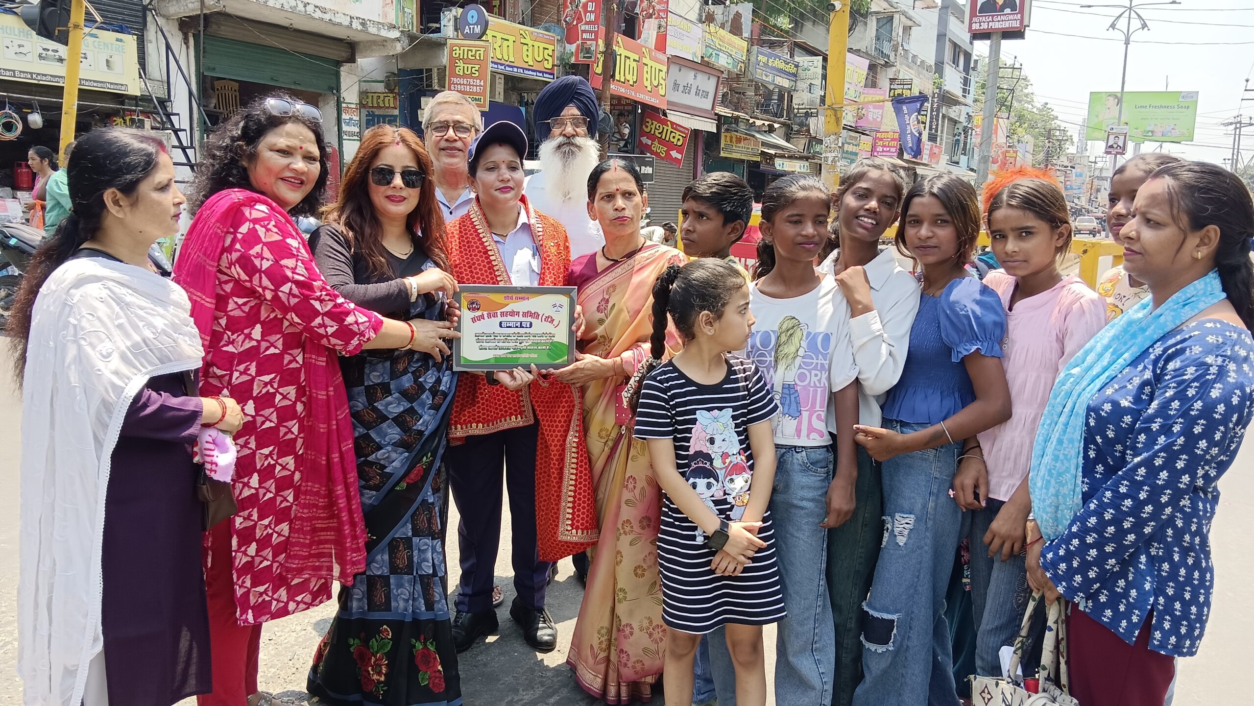 संघर्ष सेवा सहयोग समिति द्वारा ट्रैफिक कांस्टेबल नूतन तिवारी को किया गया सम्मानित….