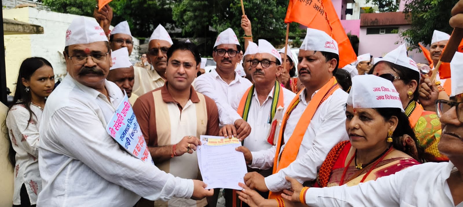 चित्रशिला घाट में शनि मंदिर के निर्माण पर भड़का पहाड़ी(कत्यूरी)समाज,10 दिन के भीतर मंदिर परिसर को अतिक्रमण मुक्त कराने की मांग…..