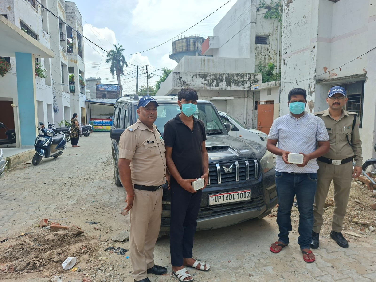एटीएम छीनकर खाते से रुपये निकालने वाले दो आरोपी गिरफ्तार, 8 एटीएम और नकदी बरामद…..
