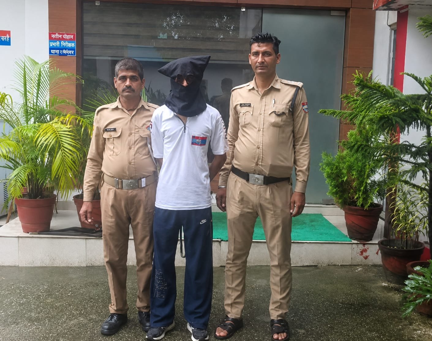 गैंगस्टर और वाहन लूट के आरोपी पर पुलिस का शिकंजा, तमंचे के साथ गिरफ्तार….