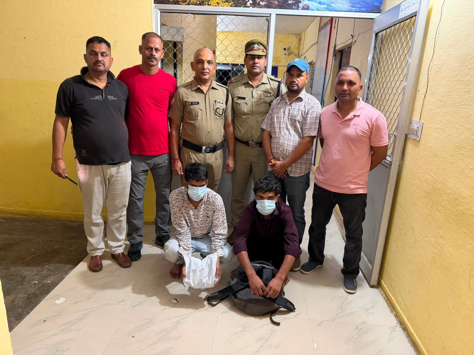1.155 किलो चरस के साथ दो तस्कर गिरफ्तार….