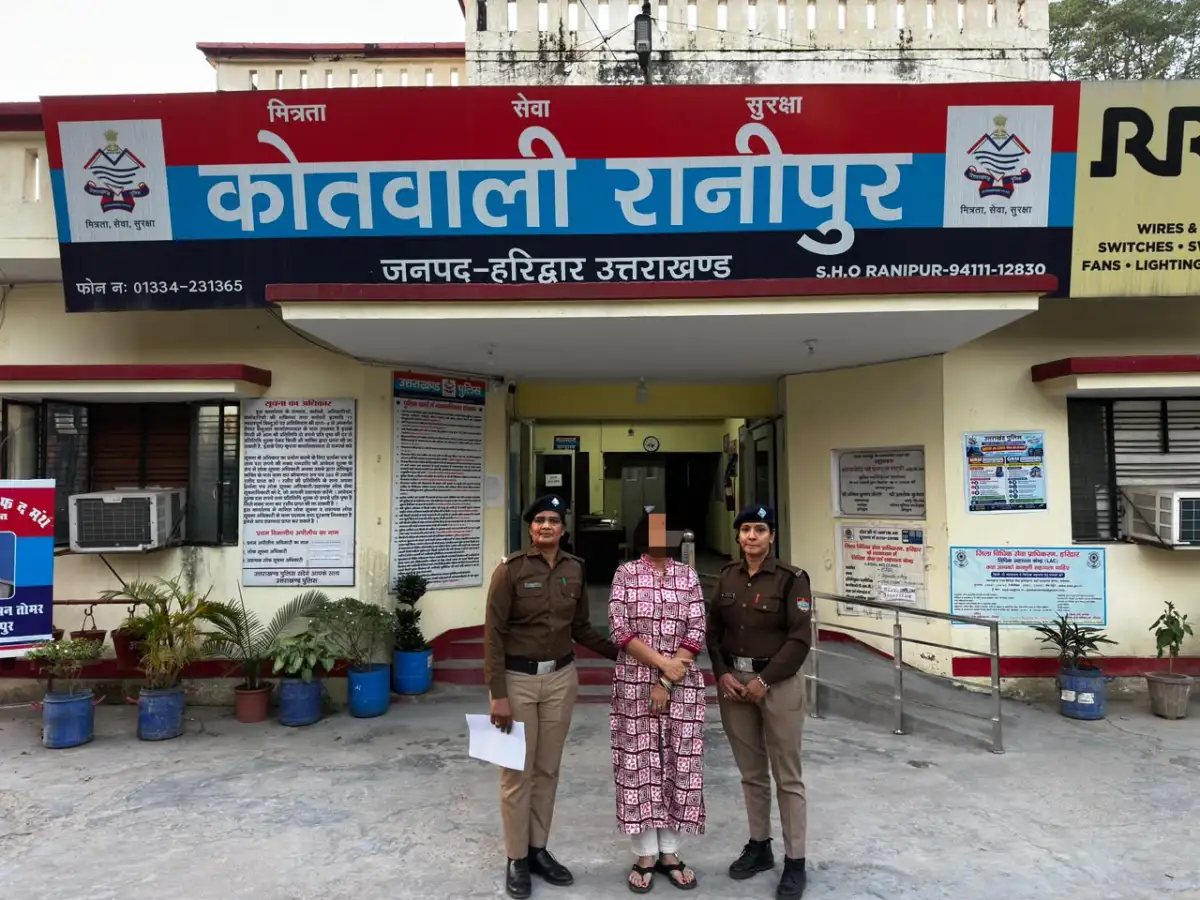 सोशल मीडिया पर महिला को बदनाम कर मांगे पांच करोड़, आरोपी 12 घंटे में गिरफ्तार