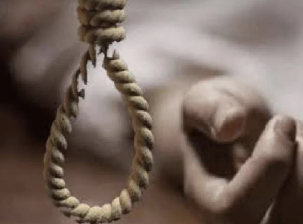 भाई की डांट के बाद घर में पसरा मातम, फंदे पर लटकी 14 वर्षीय किशोरी…